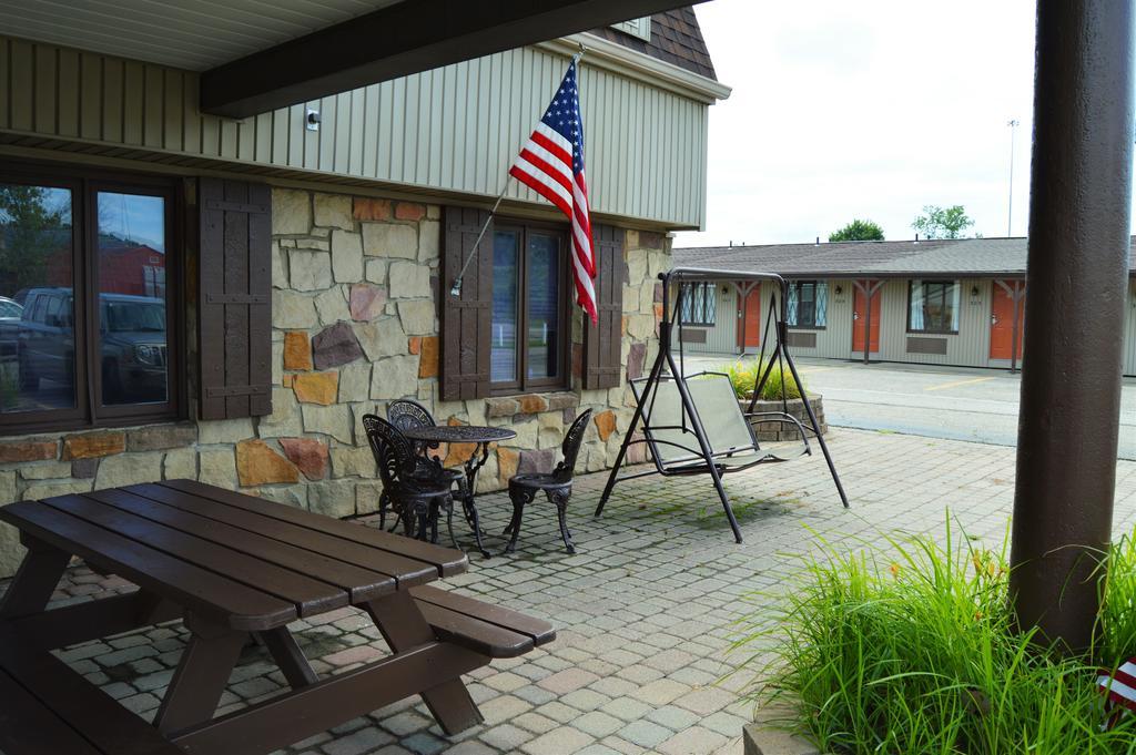Deer Creek Motel Cambridge Exterior foto